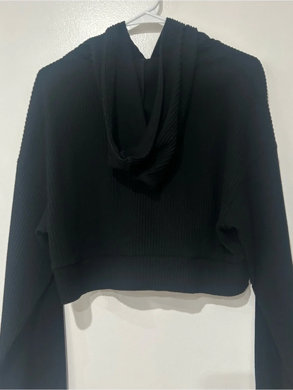 ALO Yoga Black Cropped Ribbed Hoodie.Size small